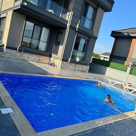 ヴィラ Cozy In Silivri Gümüşyaka